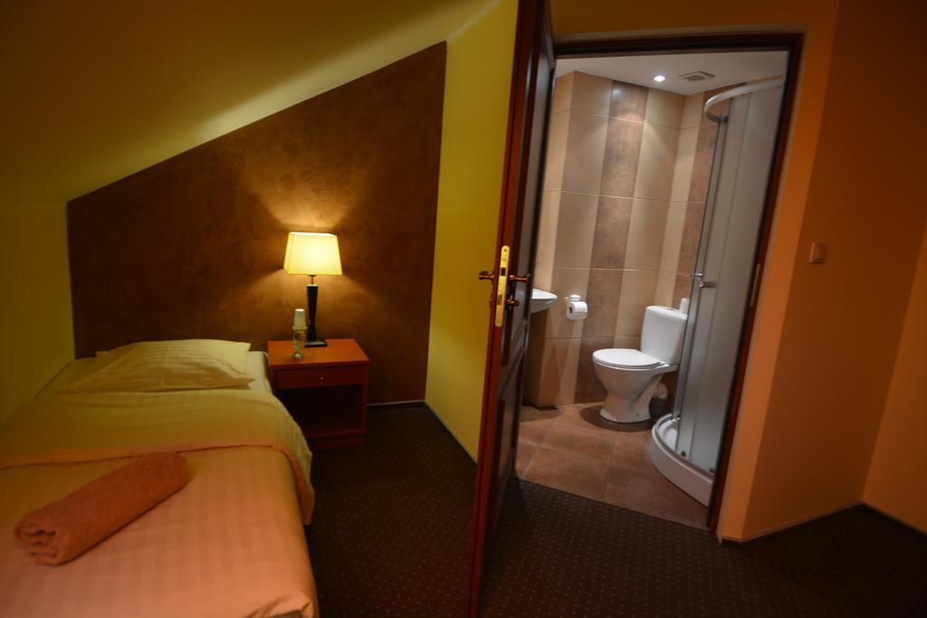Hotel Stawisko Klaudyn Eksteriør billede